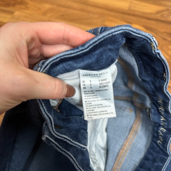 American Eagle Women's Distressed Blue Jeans 0 XSHORT - Picture 5 of 5